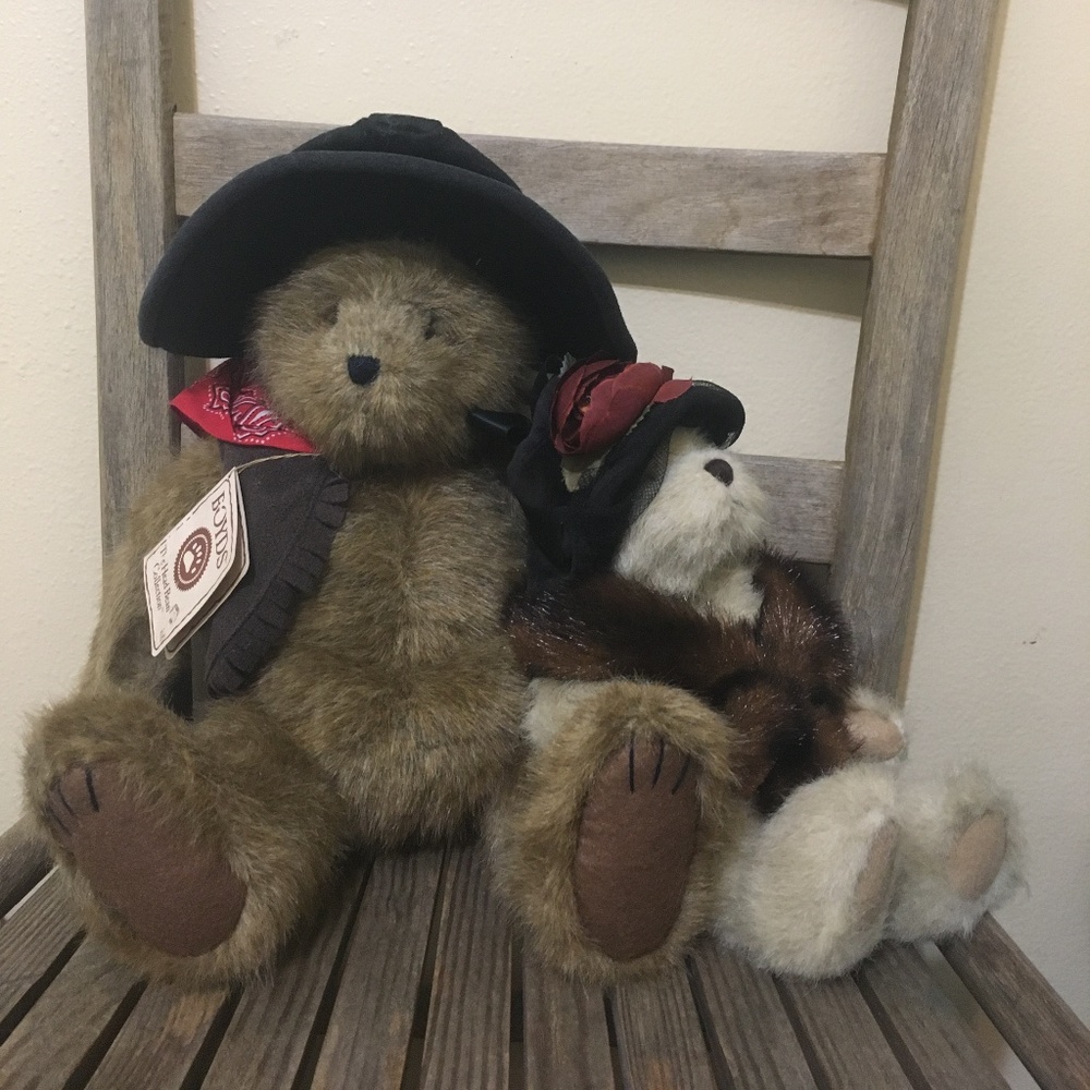 Vintage 2003 Boyds Bear Yippeeyo Beanster & 2001 Vintage bear with fancy hat